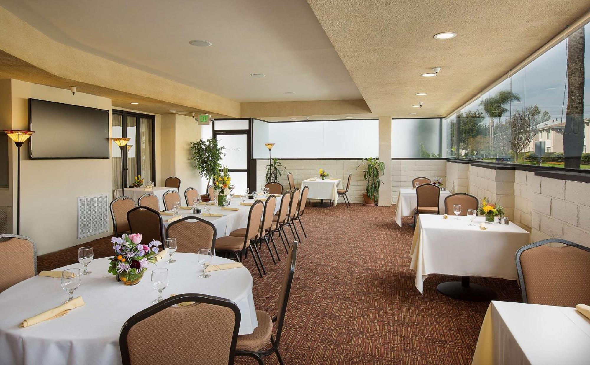 Coast Burbank Hotel Екстер'єр фото